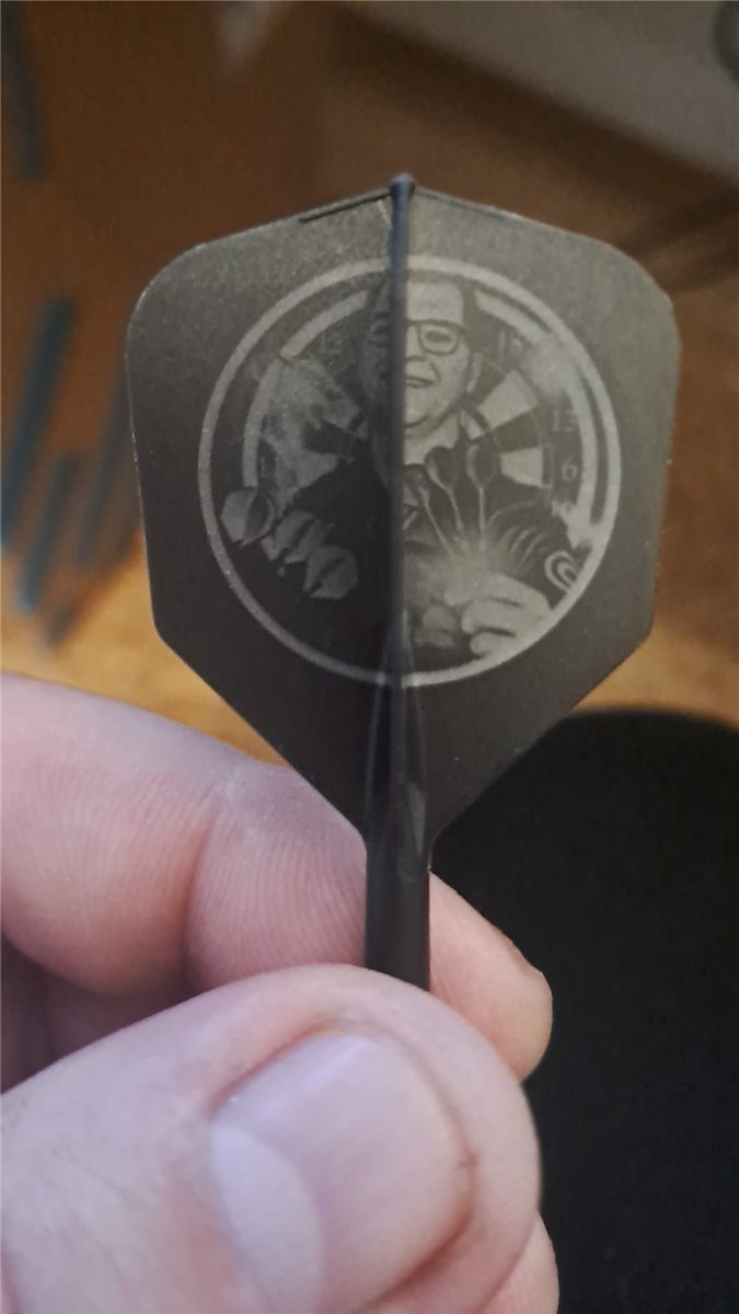 Cosmo Darts Fit Flights Standard/Shape eigenes Bild Logo Text personalisiert Flights