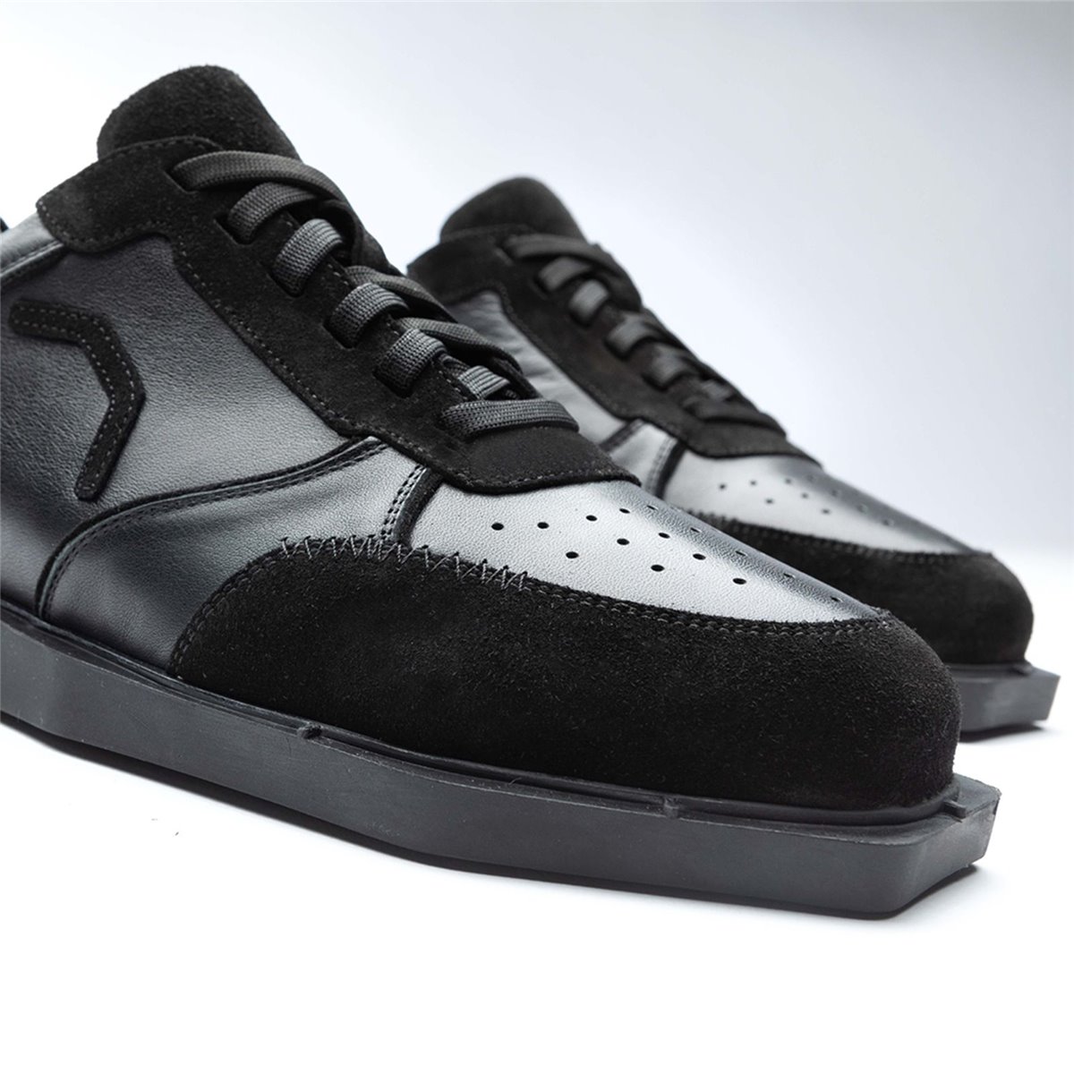 Triple20 Dartschuhe Leder Schwarz Uni Dartschuh