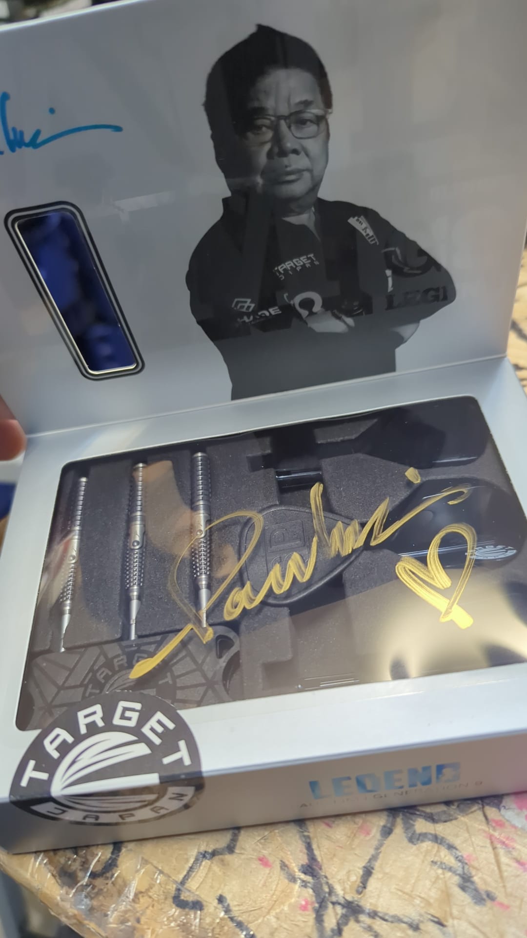 Signierte Dartverpackung Target Paul Lim The Legend Gen9 G9 90% Swiss Points Steeldarts 24 Gramm Steeldarts