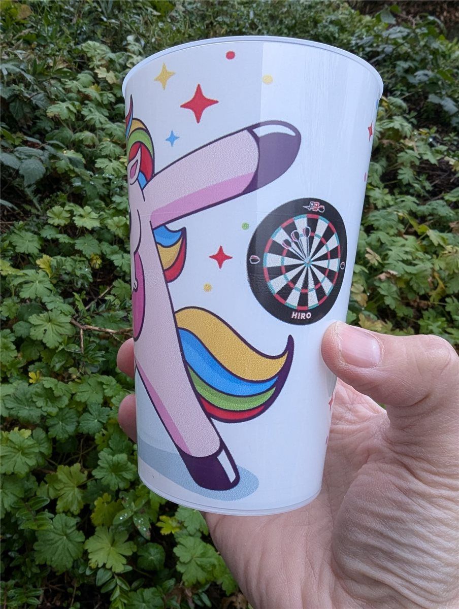 P9 Dart Fan Trink-Becher Einhorn Hiro 0,5 Liter Fanshop