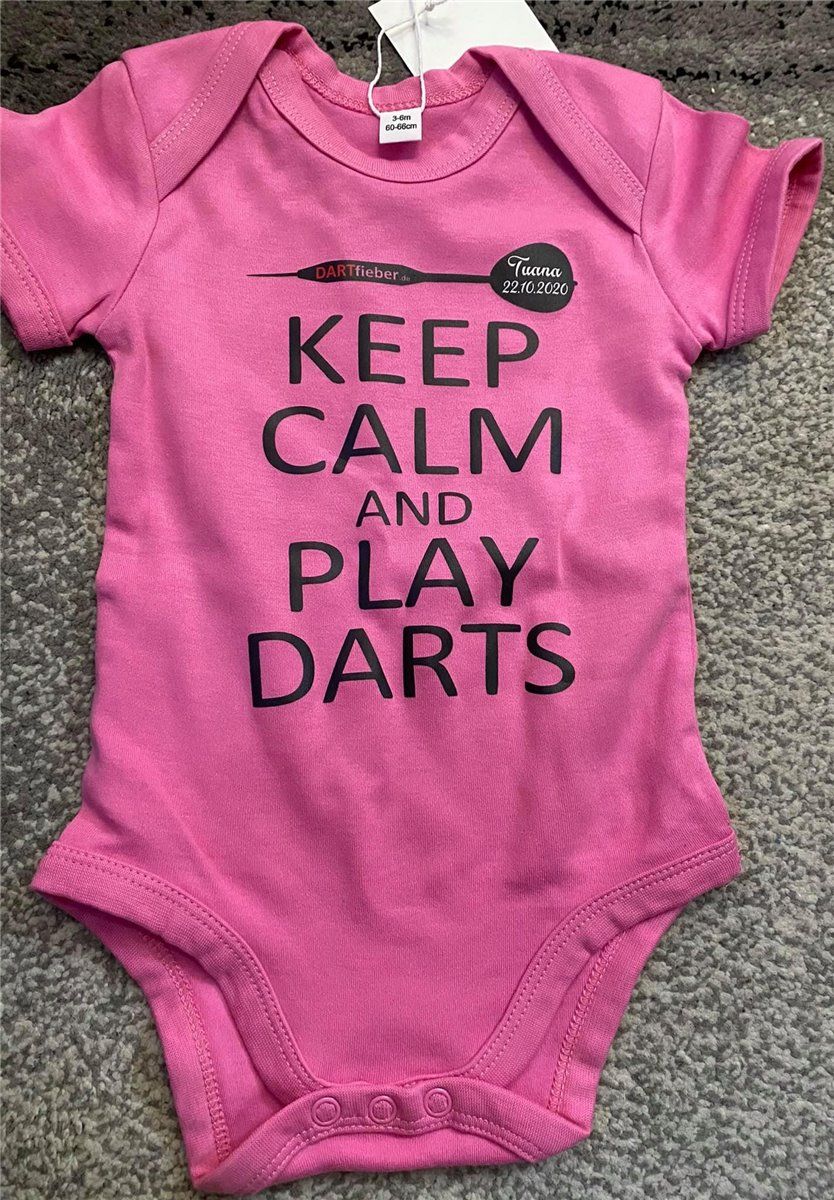 Kurzarm Baby Body mit Darts Aufdruck 3-6 Monate Geschenk zur Geburt Geschenk Shirts
