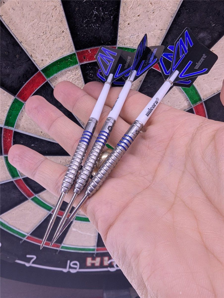 Unicorn Contender Cameron Menzies 90% Phase 2 Steeldarts 21/23/25 Gramm Steeldarts