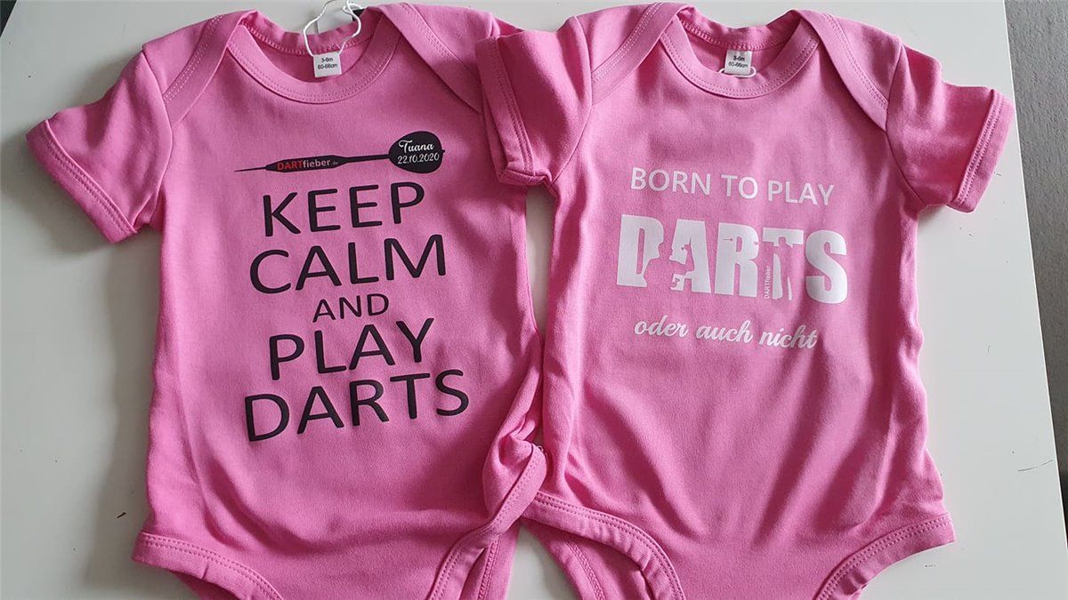 Kurzarm Baby Body mit Darts Aufdruck 3-6 Monate Geschenk zur Geburt Geschenk Shirts